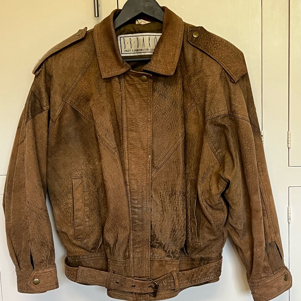 Vintage BB Dakota Pret a Porter M brown sueded leather bomber jacket.